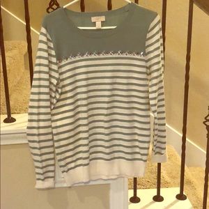 Light weight sweater